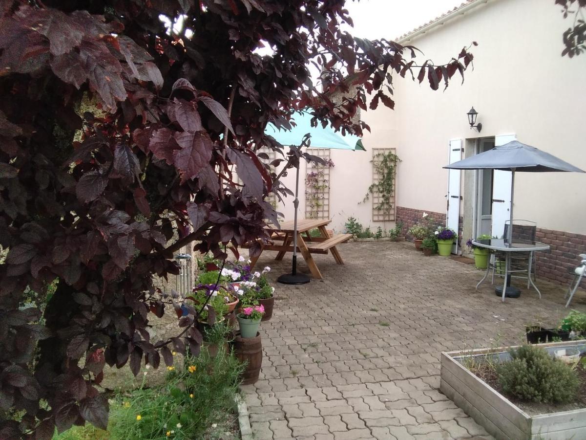 Bed and Breakfast Les Tournesols La Bernardiere Екстер'єр фото